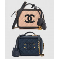 [CHANEL-샤넬]<br>베니티 코스메틱 스몰 투톤 A93342