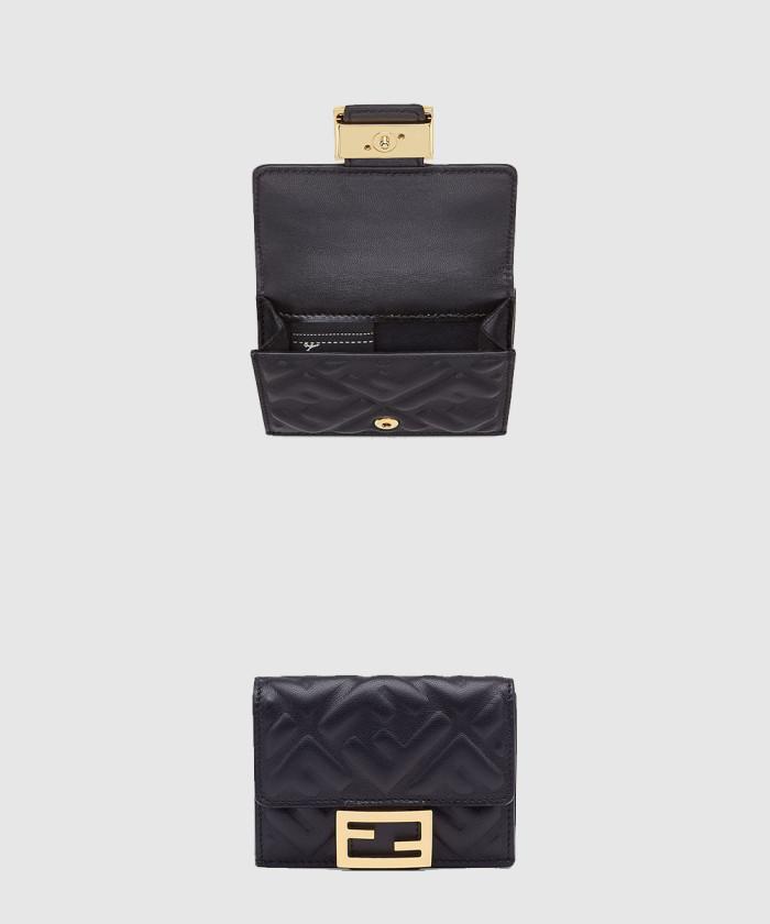 [FENDI-펜디]<br>바게트 마이크로 트리폴드 8M0395