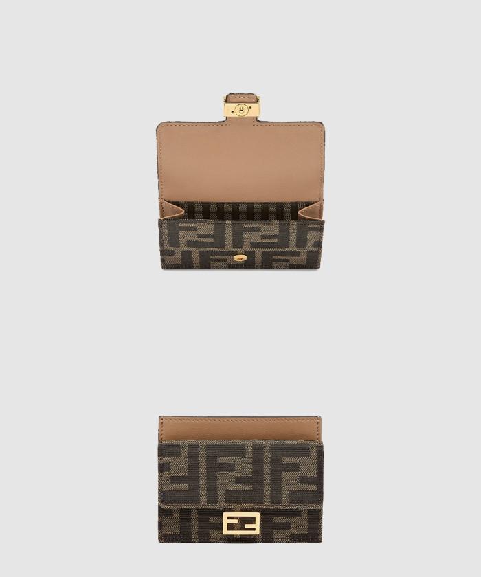 [FENDI-펜디]<br>바게트 카드 홀더 8M0423