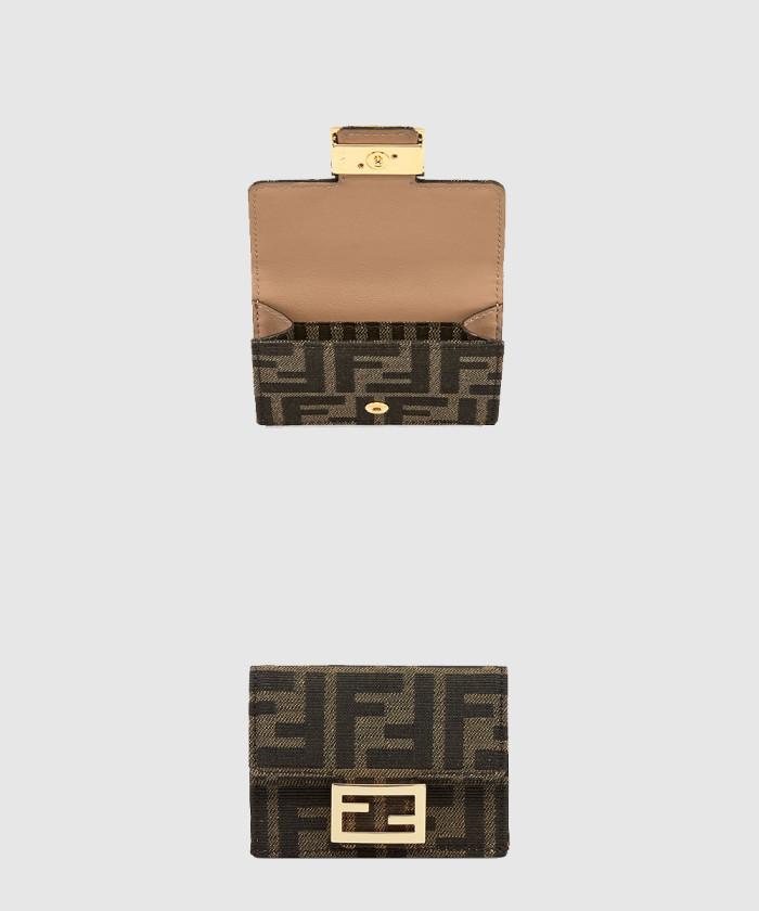 [FENDI-펜디]<br>마이크로 트리폴드 8M0395