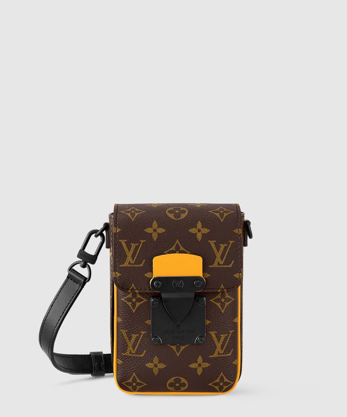 [LOUIS VUITTON-루이비통]<br>S락 버티컬 웨어러블 월릿 M82535