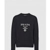 [PRADA-프라다]<br>울 및 캐시미어 크루넥 스웨터 UMB223